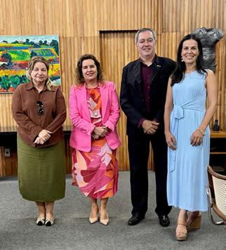 Foto da reunião com a reitora da ufmg